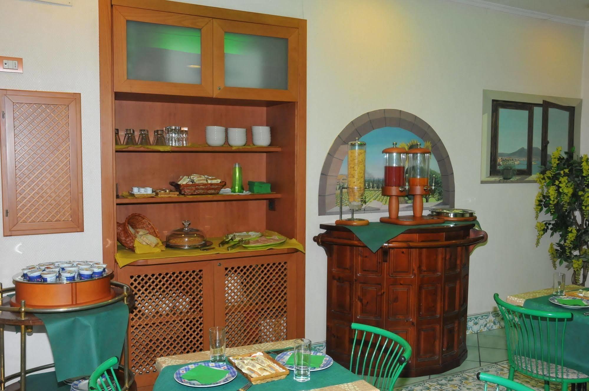 Hotel Potenza Naples Extérieur photo
