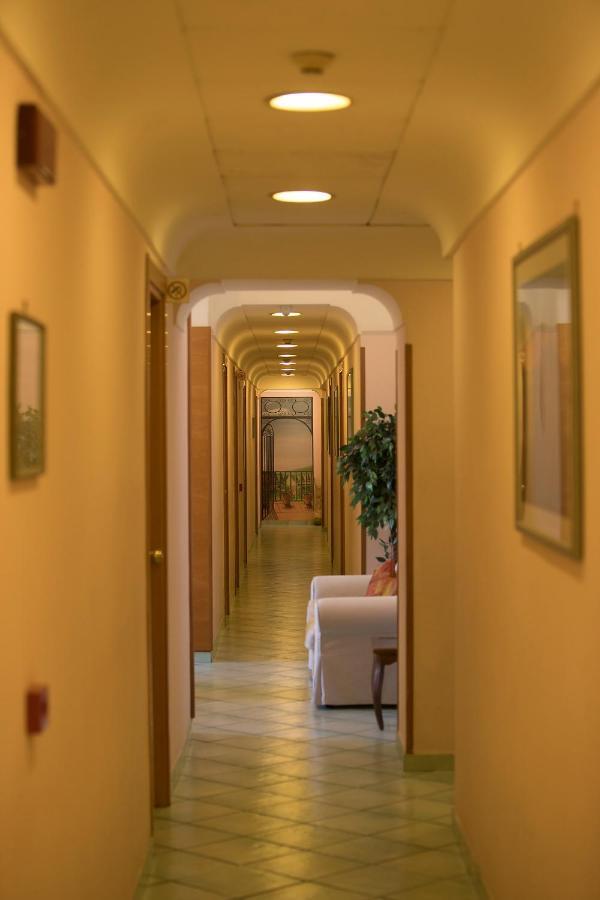 Hotel Potenza Naples Extérieur photo